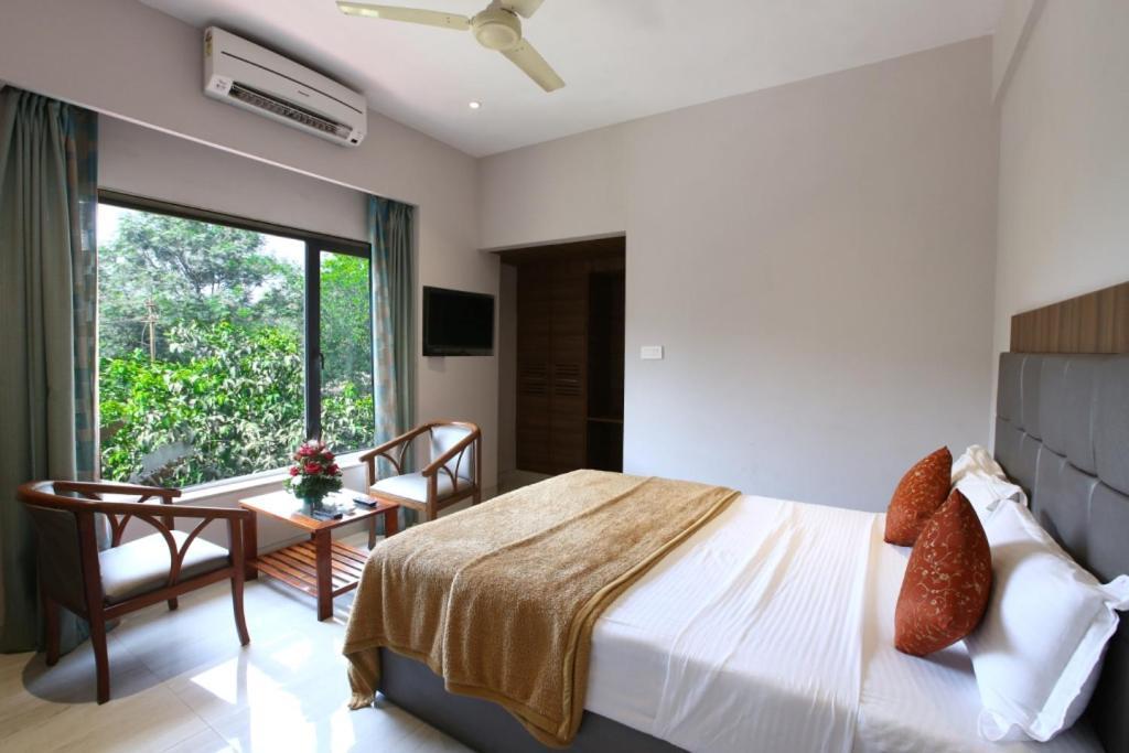 Lake View Resort Лонавала Экстерьер фото