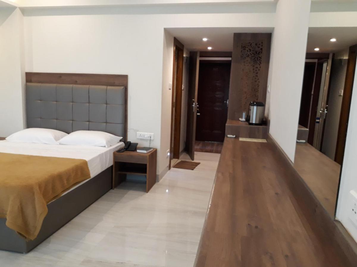 Lake View Resort Лонавала Экстерьер фото