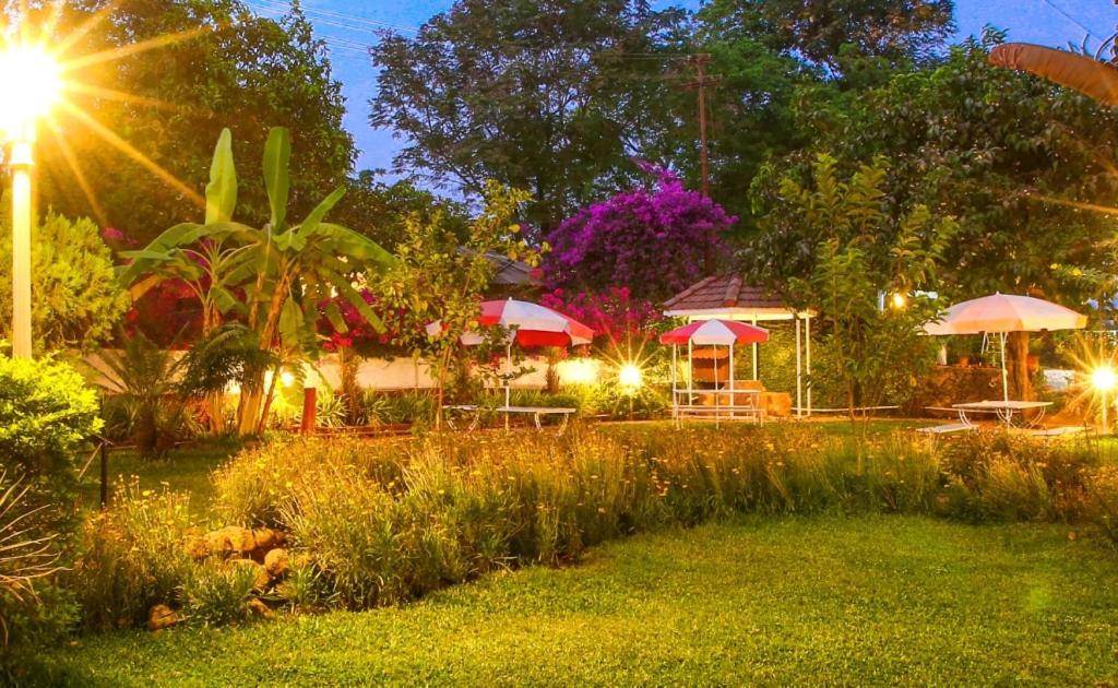 Lake View Resort Лонавала Экстерьер фото
