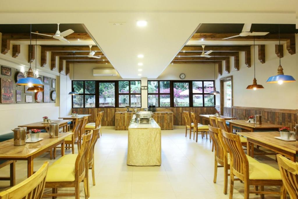 Lake View Resort Лонавала Экстерьер фото