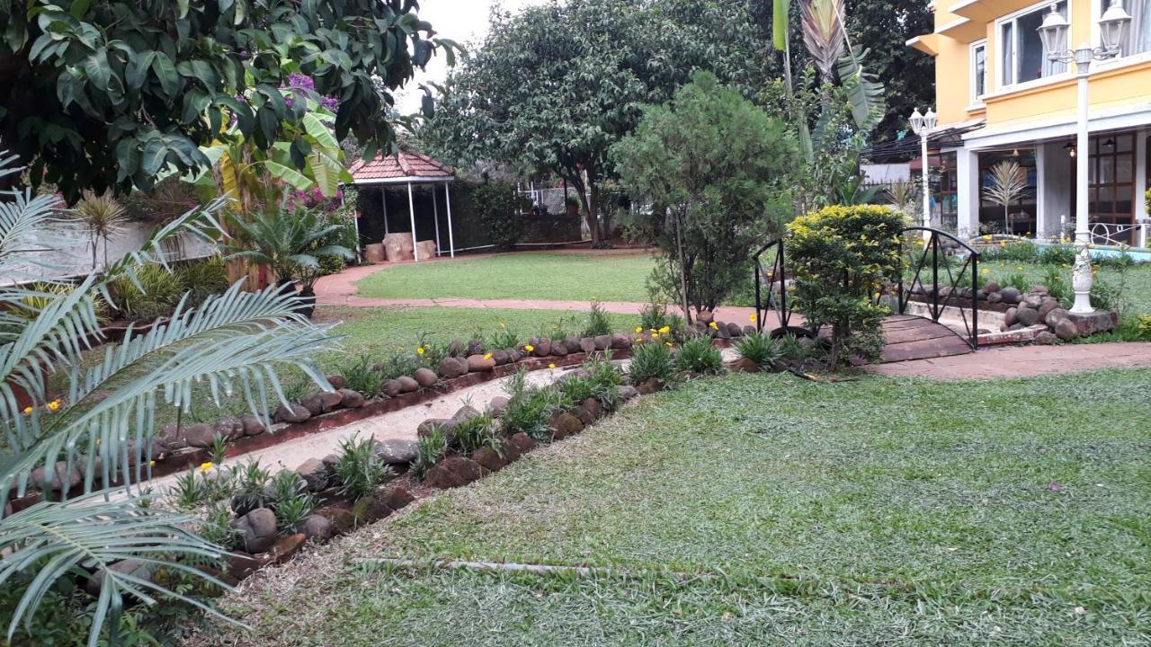 Lake View Resort Лонавала Экстерьер фото